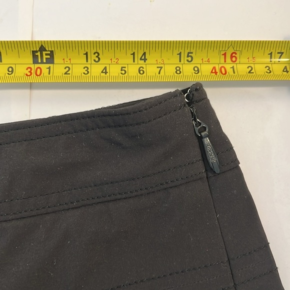 EUC Athleta Black All Day Skort Size 6  Lightweight Stretch Luxe Active Skirt - Picture 7 of 13